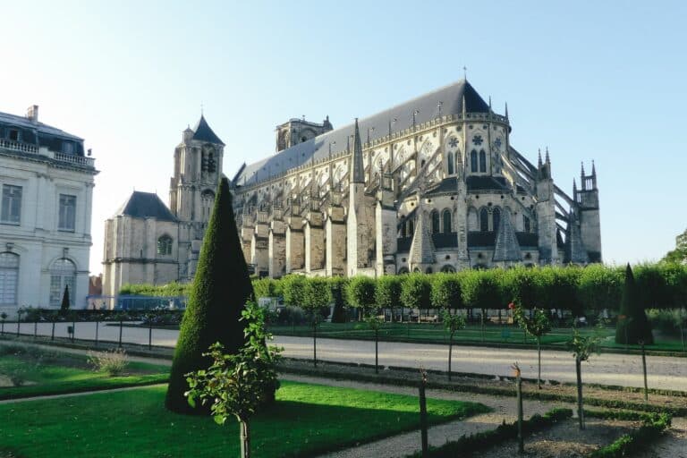 Bourges, Entre Histoire et Douceur de Vivre : Itinéraire Inoubliable pour les Membres de la AB2PROTEAM